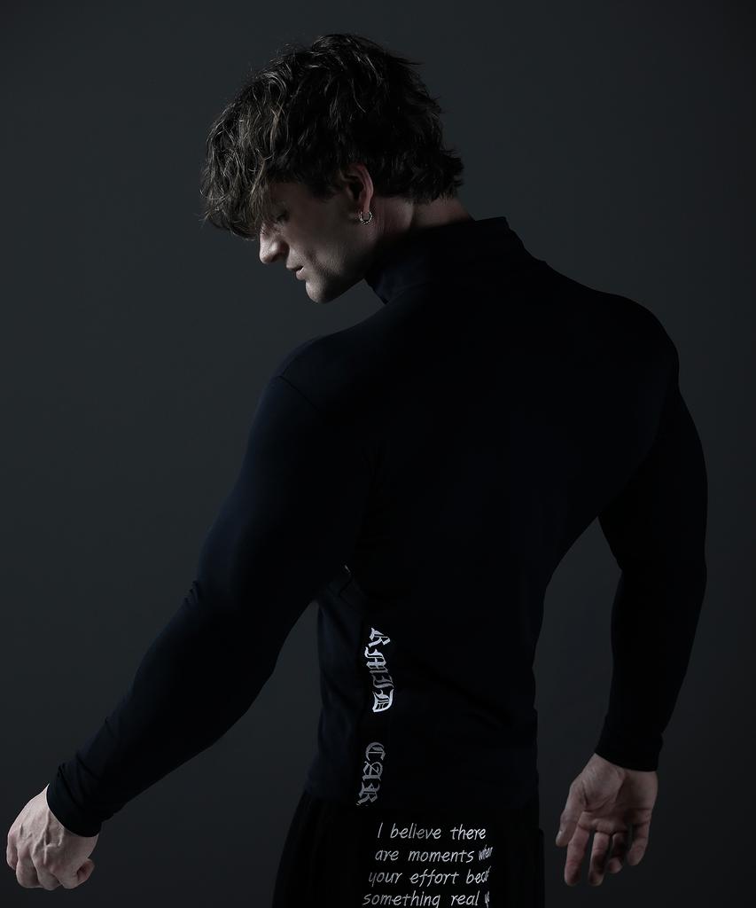 CARMID Compression Noble Banding Lettering Half-Zip Long Sleeve [Black]