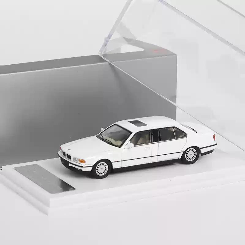 DCM Cars Масштаб 1/64 Седан BMW 7 серии E32 E38 с удлиненной колесной базой Модель автомобиля Металлическая модель автомобиля Игрушка Коллекция Украшение
