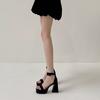 Женские сандалии на платформе весна и лето толстые каблуки 2024 новые ремешок на одно слово маленьким людям показывают высокие каблуки