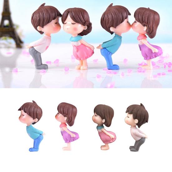 2Pcs Kiss Dolls Mini Landscape Ornaments Figurines Fairy Garden Dollhouse Decor
