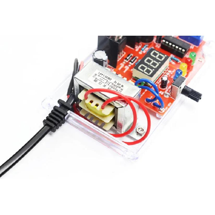 Электронный DIY-набор LM317 Регулируемый стабилизатор напряжения DC Понижающий источник питания Компоненты для сборки С корпусом Пайка Сборка 220В