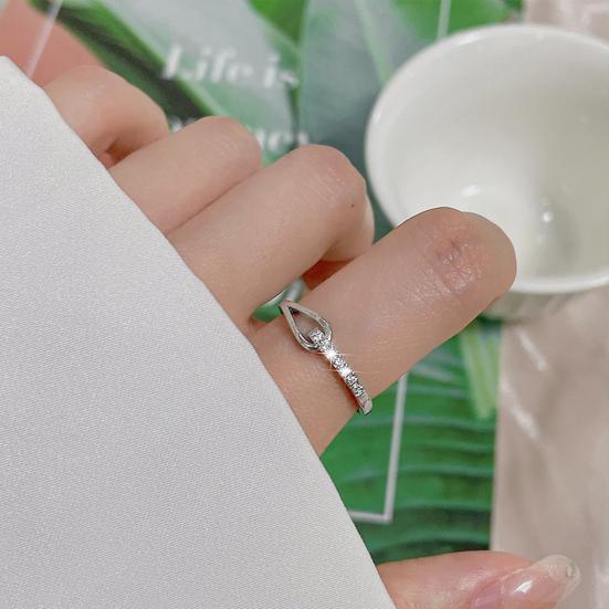 Women Ring Hollow Out Japan Korean Style Shiny Rhinetones Finger Ring for Wedding Party