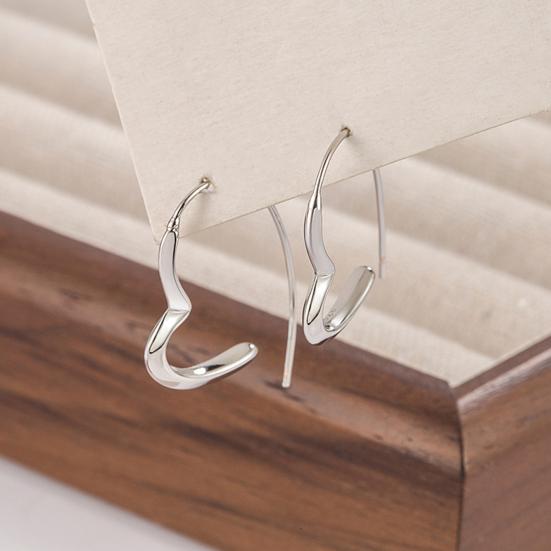 1 пара женских нерегулярных однотонных серег в форме сердца Huggie, цветные гальванические украшения для ушей