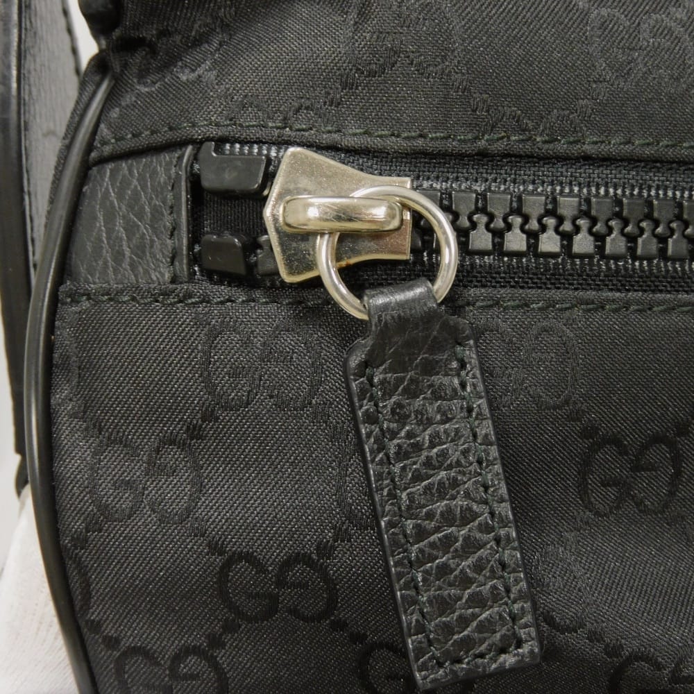 Used 9539 GG Nylon Messenger Bag 509639 7921 Crossbody Logo Embossed Black Men's from Japan AUTHENTIC