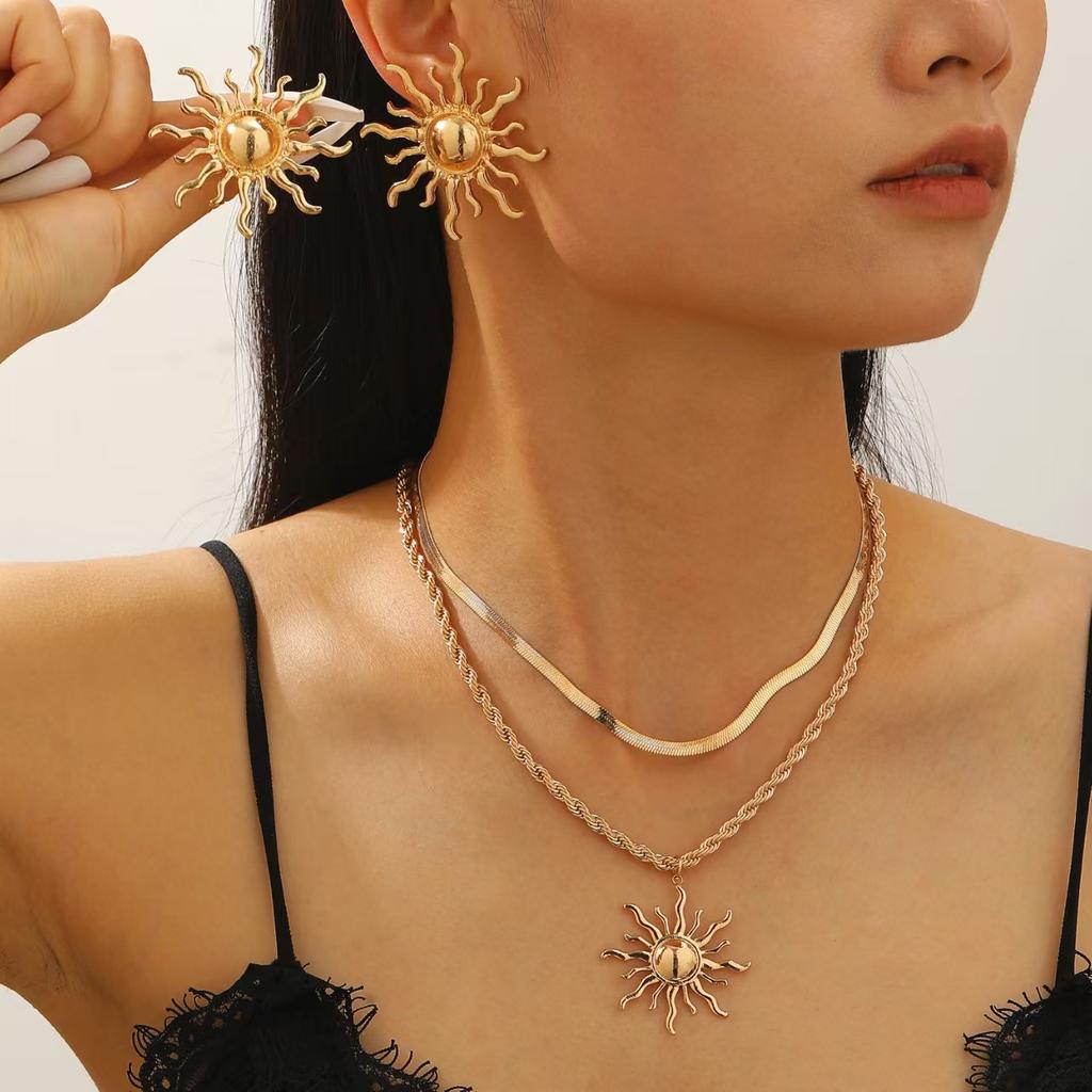 Европейская и американская трансграничная мода ожерелье с подвеской в виде подсолнуха и пламени, ювелирные изделия, легкая роскошь, креативная ниша, многослойное ношение, солнечное колье, цепочка для ключицы