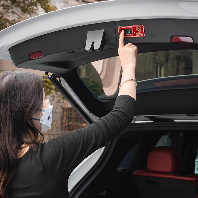 Наклейка-предупреждение об электрической крышке багажника Porsche