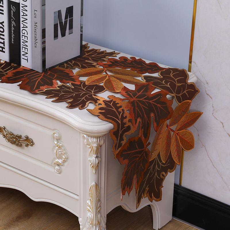 1 шт. Вышитая скатерть с осенним кленовым листом, ажурная, флокированная, с коричневым кленовым дизайном, в деревенском стиле, для фермерского дома, на День благодарения, урожай