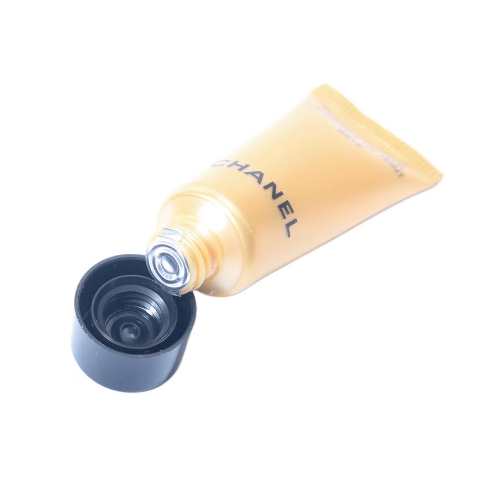 Chanel Sublimage L'Essence De Teint Тональная основа B20 5 мл Мини-размер Сияющая стойкая тональная основа