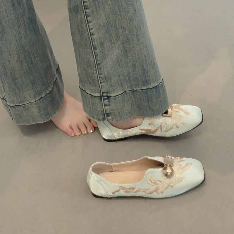 Ретро новый китайский стиль 2025 весна новая обувь на низком каблуке женская универсальная с квадратным носком одинарная обувь женские туфли Doudou плоские лоферы