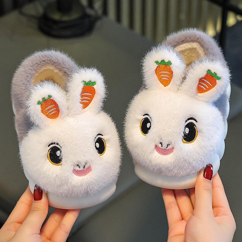 Милые детские тапочки-зайчики с морковными акцентами и нескользящей подошвой