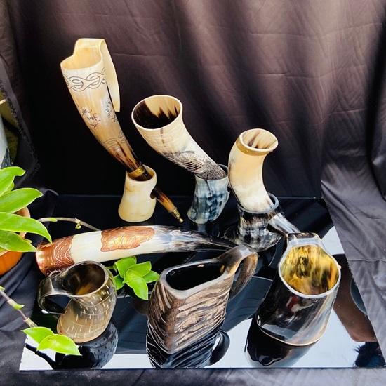 Набор из 2 рогов для питья в стиле викингов, аутентичный подарок на свадьбу в стиле викингов, подарок для друзей жениха и подружки невесты