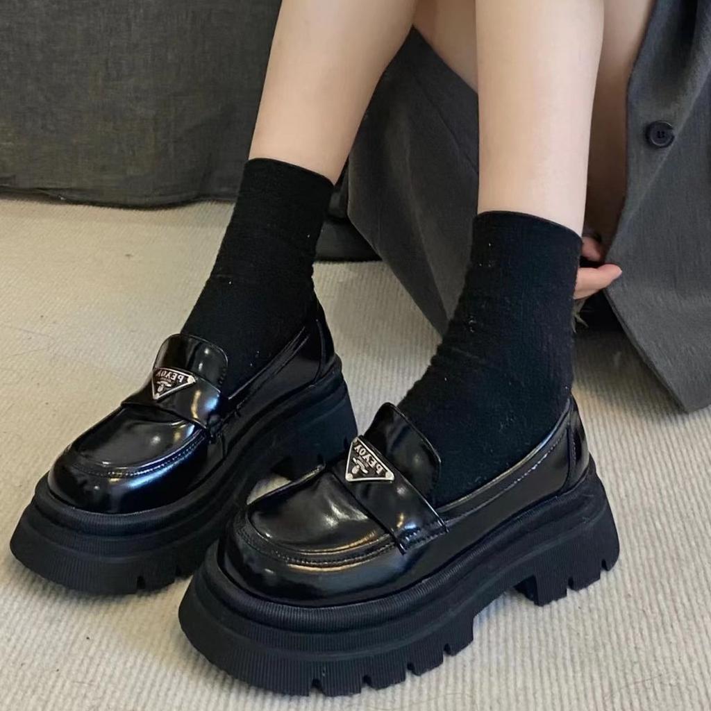 Loafers Women's Spring 2025 New Fashionable Retro Versatile High-end Thick-soled Non-slip Square Head Small Leather Shoes Tide