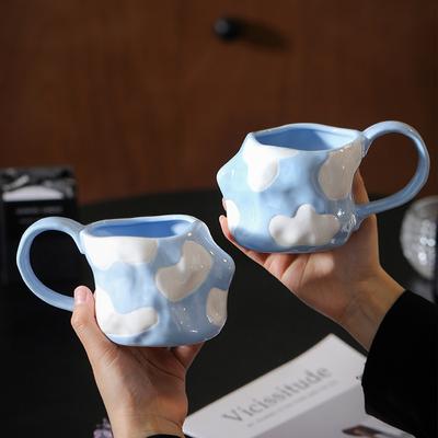 Расписанная вручную керамическая кружка с неровными краями с голубым небом и белыми облаками, детская чашка для завтрака с овсянкой, милая чашка для молока и воды, кофейная кружка