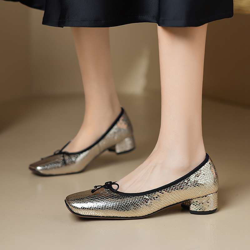 Krazing Pot Овечья кожа Лето Весна Осень Средний каблук Slip on Женские бабочка-узлом Европейский дизайн квадратный носок туфли-лодочки с неглубокой подошвой