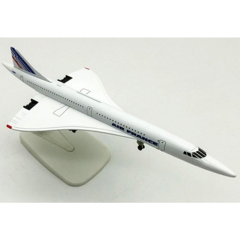 1:Модель самолета Concorde в масштабе 1:300, 20 см, с подставкой для демонстрации (Случайный выбор)