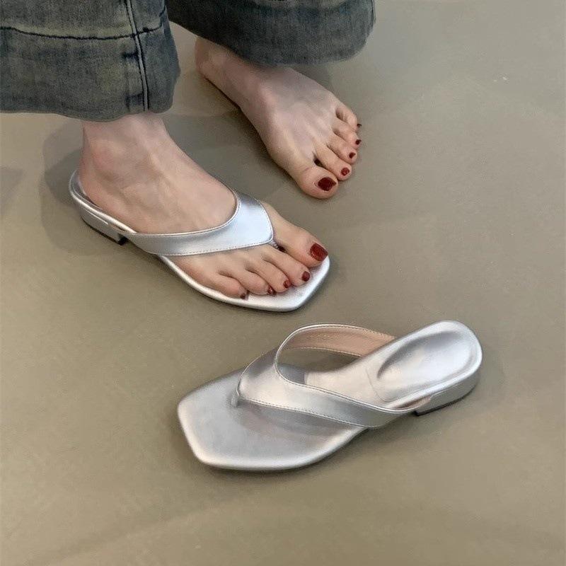 Niche Cool Slippers Women Wear Retro Temperament Simple Toe High Heel Thick Heel Sandals Women