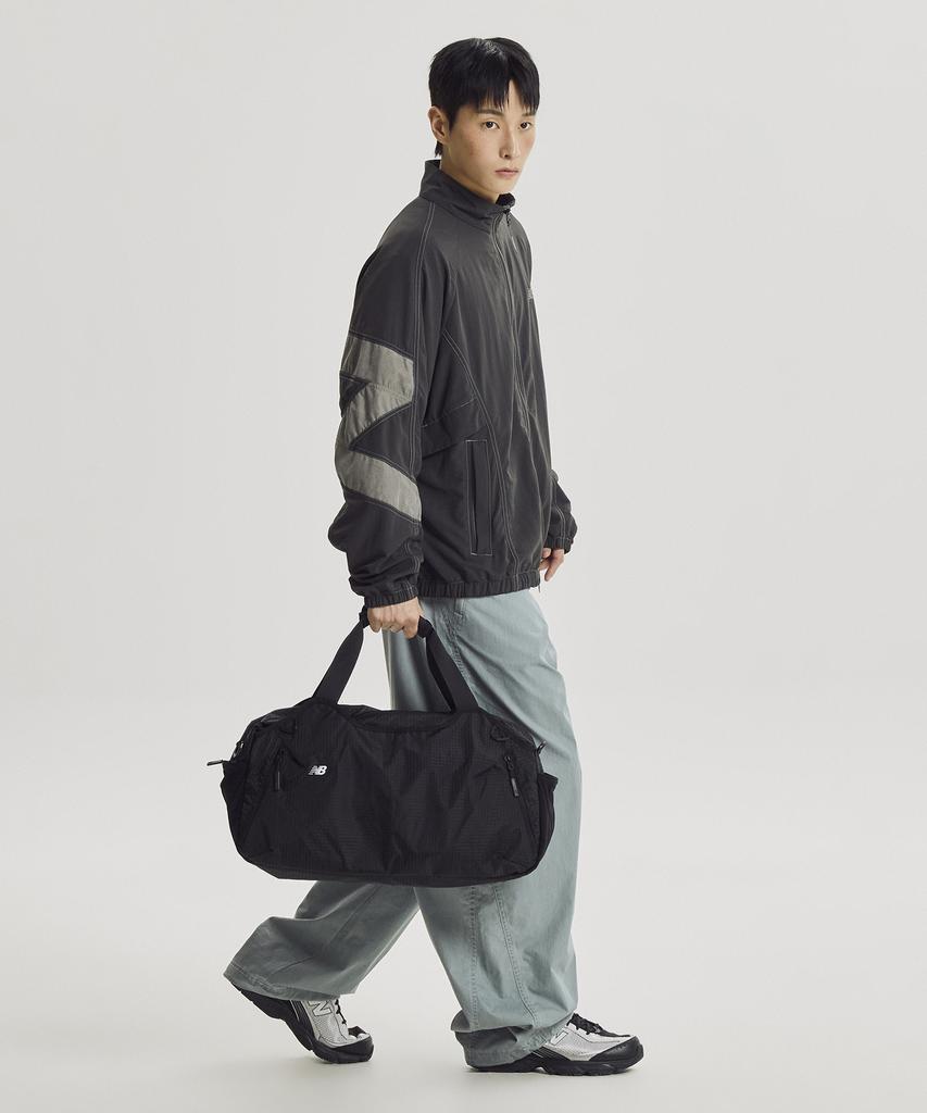 New Balance Nbgcgf1105 / Вместительная дорожная сумка L (черный)