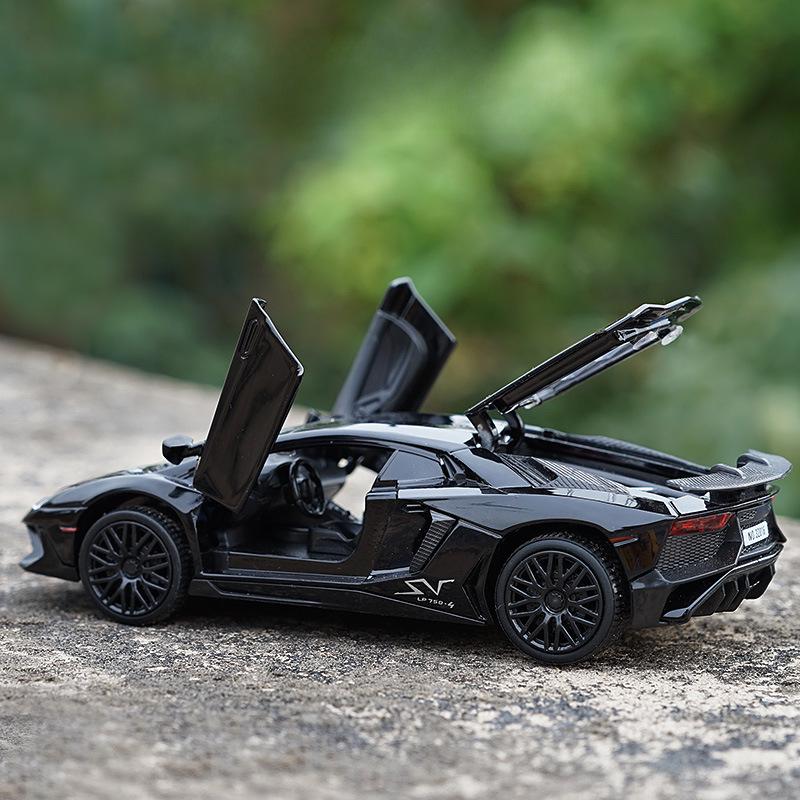 Lambo 750-4 Легкосплавный автомобиль Модель 1:32 с функциями многодверного открывания, звука, света и инерционного механизма