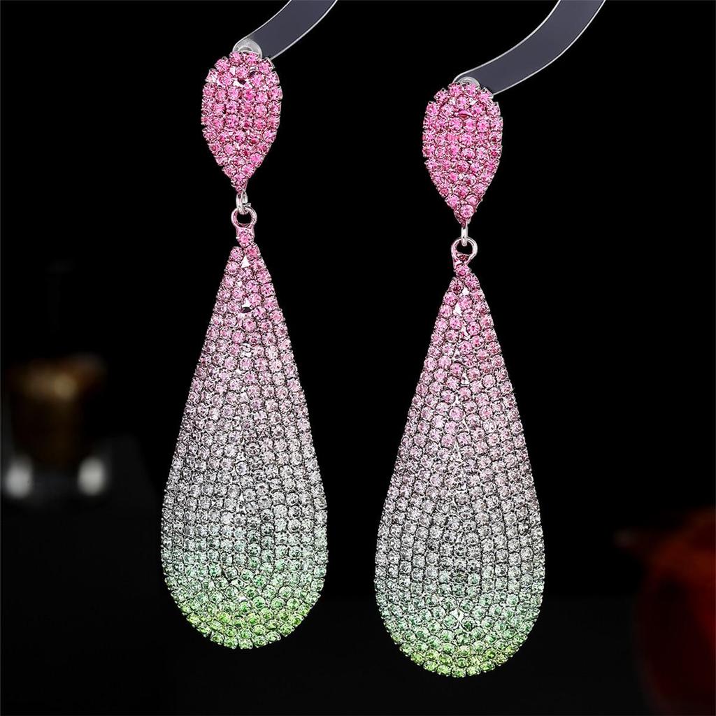 «Изысканные тяжелые бриллиантовые серьги»: «Сочетание роскоши и блеска»