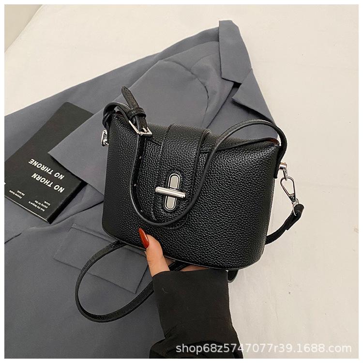 Korean Bucket Bag Women's 2025 New Texture Lychee Pattern Shoulder Bag Niche Design Fashionable Hand-to-hand Crossbody Bag