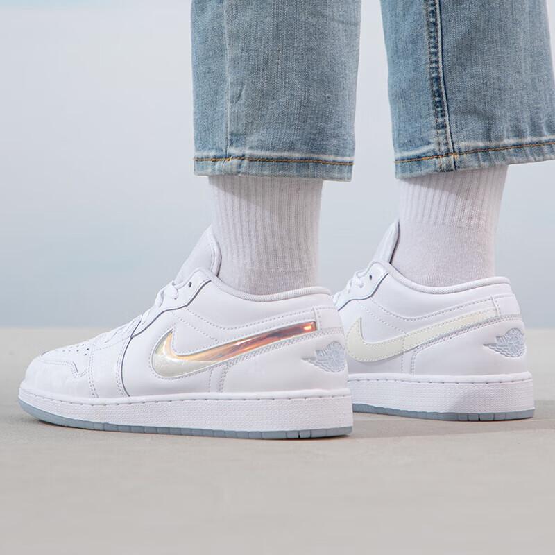 Jordan 1 Low SE Glitter Swoosh GS FQ9112-100