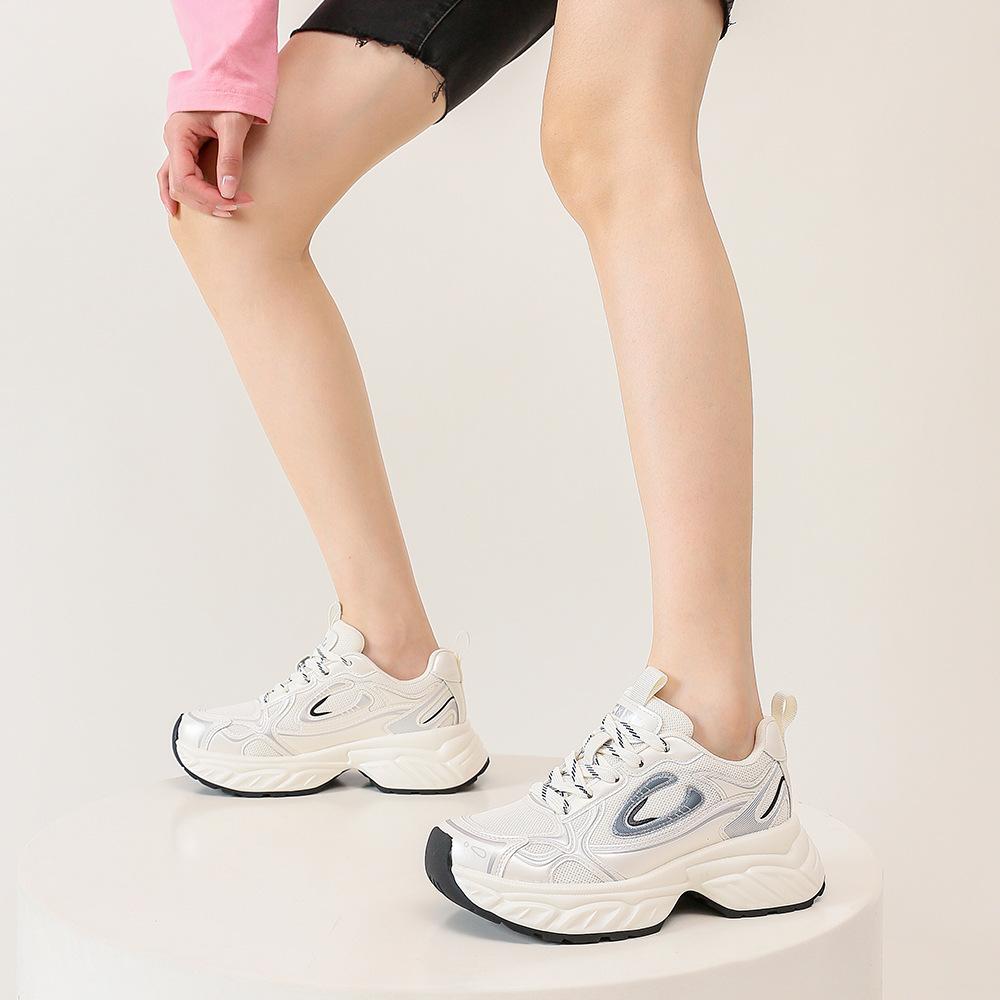 Summer New Dad Shoes Thick Sole Heightened Versatile Women's 2025 Popular Casual Shoes Soft Sole Not Tired Feet Sports Shoes