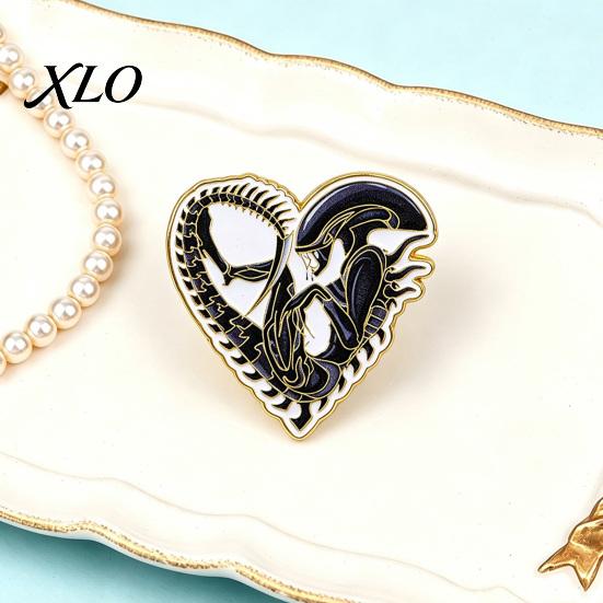 Heart Shape Brooch Love Aliens Badge Brooch, Enamel Lapel Pin, Clothing Zinc Alloy Jewelry Accessories for Daily Wear Parties Dates, Gift Sci-Fi