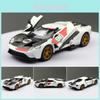 Металлическая модель автомобиля Ford GT Версия для трека с инерционным механизмом Для коллекционеров
