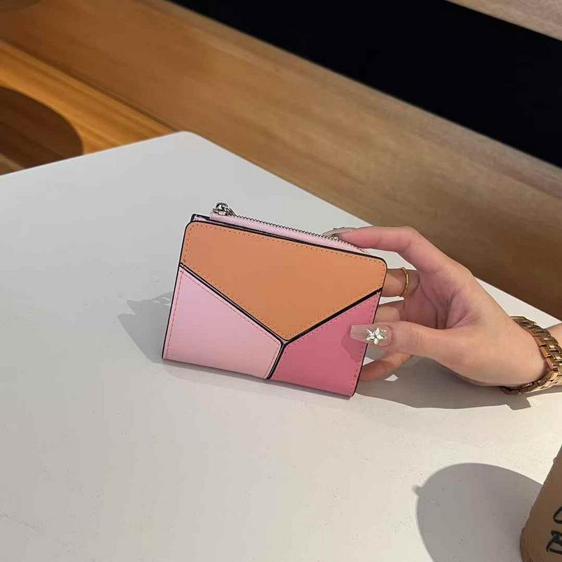2025 New Genuine Leather Wallet Head Layer Leather Women's Handbag Short Style Simple Color Contrasting Geometric Splicing Women's Wallet