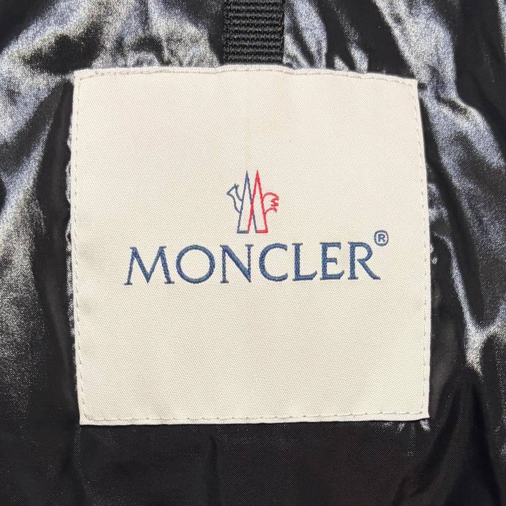 Moncler Размер 0 Пуховик MONTCLA Черный Мужская модель H20911B56900C0300
