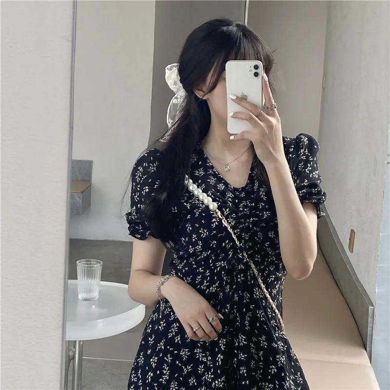 Лето 2024 г. Цветочное платье во французском стиле с короткими рукавами