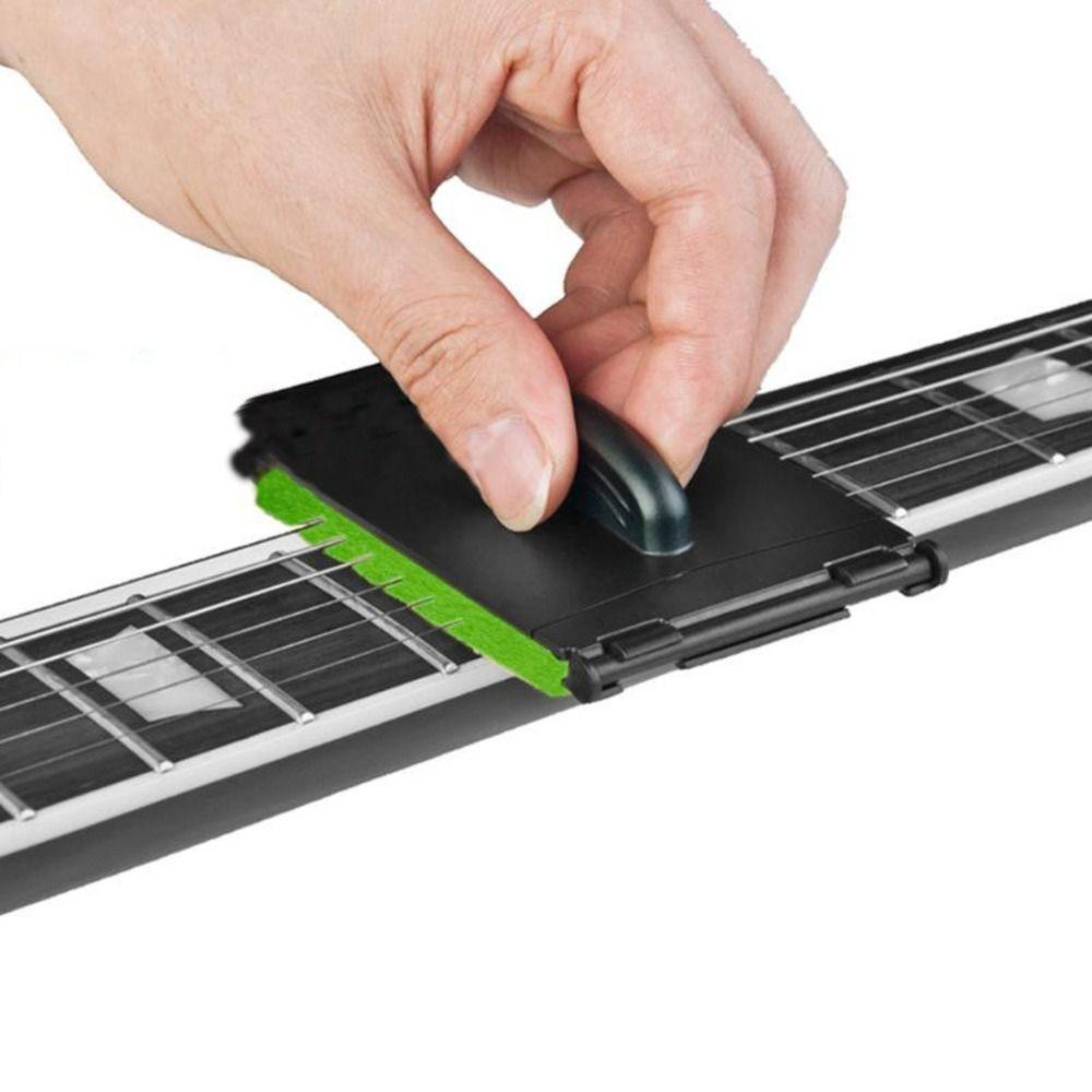 Green Bass Strings Scrubber Ergonomic String Cleaner Brush Guitar String Cleaner Brush Fingerboard