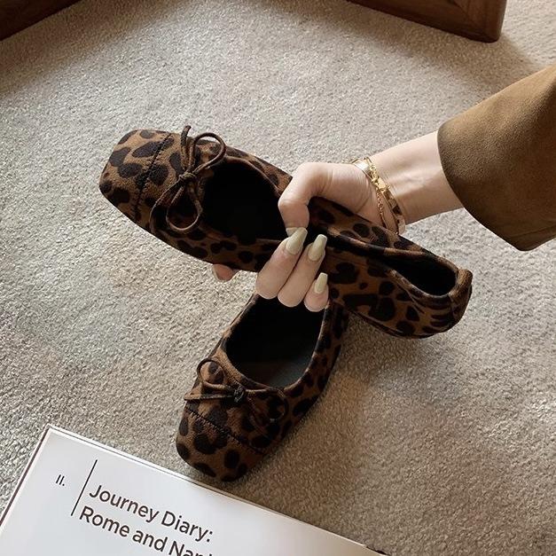 Виноградная мать studiolee темперамент квадратная голова легкий рот бант маленький толстый каблук универсальный леопардовый принт супер мягкие одинарные туфли женские осень