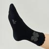 MONTH IN MONTH OUT silver clover glitter socks _ BLACK&SILVER