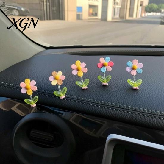 Interior Car Decor Spring Wobbly Flower Dashboard Ornament, Shaking Head Sunflower Decor, Cute for Rearview Mirror And Home Office