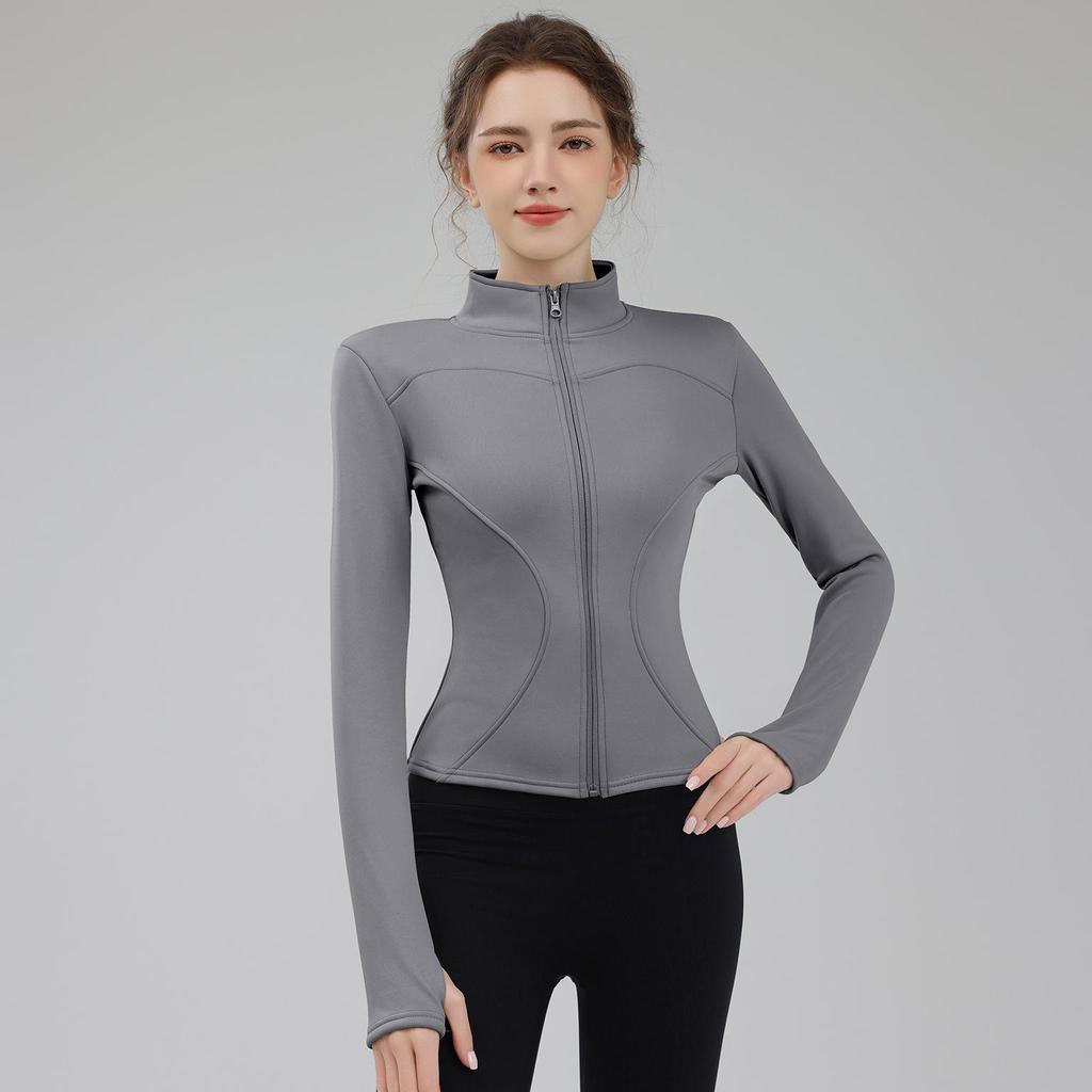 Куртка для зимних видов спорта с подкладкой из бархата, воротником-стойкой и застежкой-молнией по всей длине