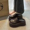 Кожаные тапочки на толстой подошве-маффине для женской одежды, весенние новые универсальные, для маленького человека, увеличивающие рост, с закрытым носком, полутапочки