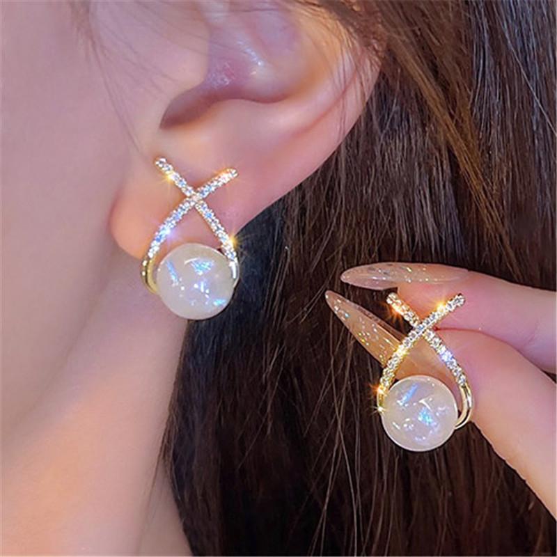 WUKALO New Elegant Gold Color Heart Pearl Stud Earrings Korean Fashion Jewelry For Woman Girls Accessories