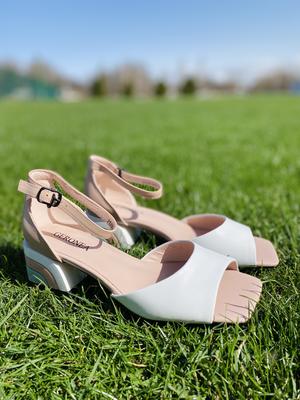 Босоножки на каблуке 236496 36 Бело-розовые кожа