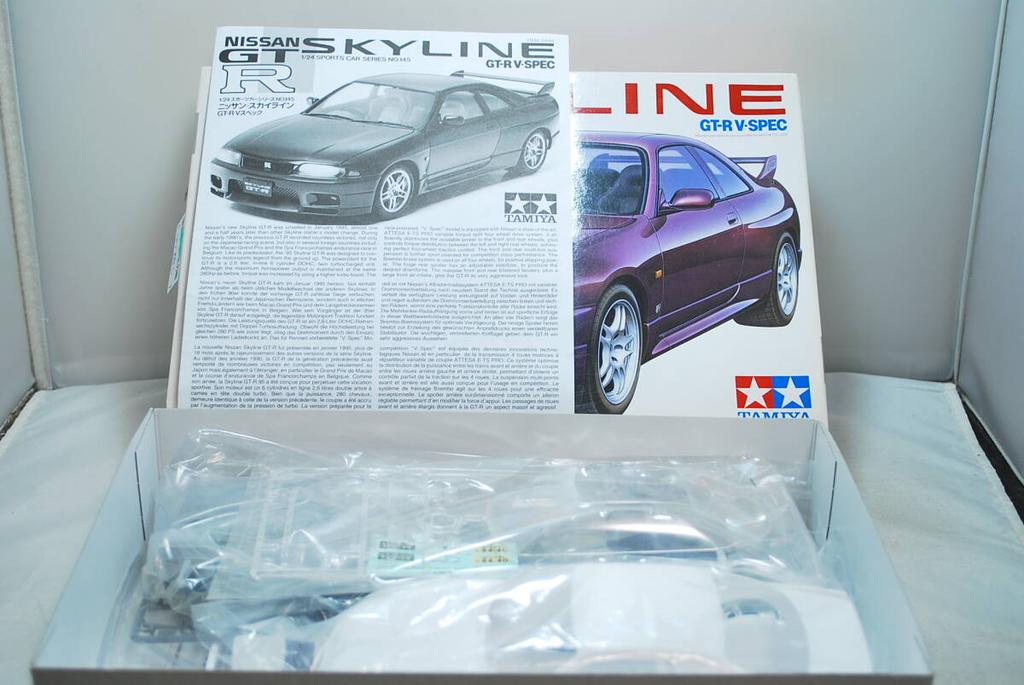 K26030209 Tamiya Nissan Skyline Display Model Unassembled 1/24 GT-R BCNR33/R33 V-SPEC (No.145/24145)