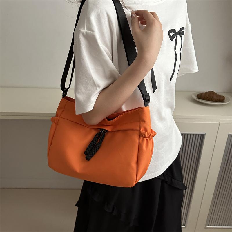 Повседневная сумка-тоут, корейская версия сумки через подмышку, модная летняя сумка большой вместимости для поездок на работу, новая сумка через плечо для женщин