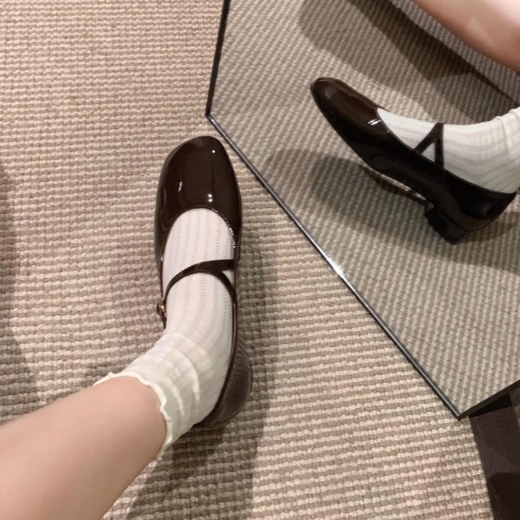 Версия из коровьей кожи~ У Су Иинь такие же корейские нишевые туфли Мэри Джейн на толстом каблуке с французской кожаной пряжкой, женские туфли для работы