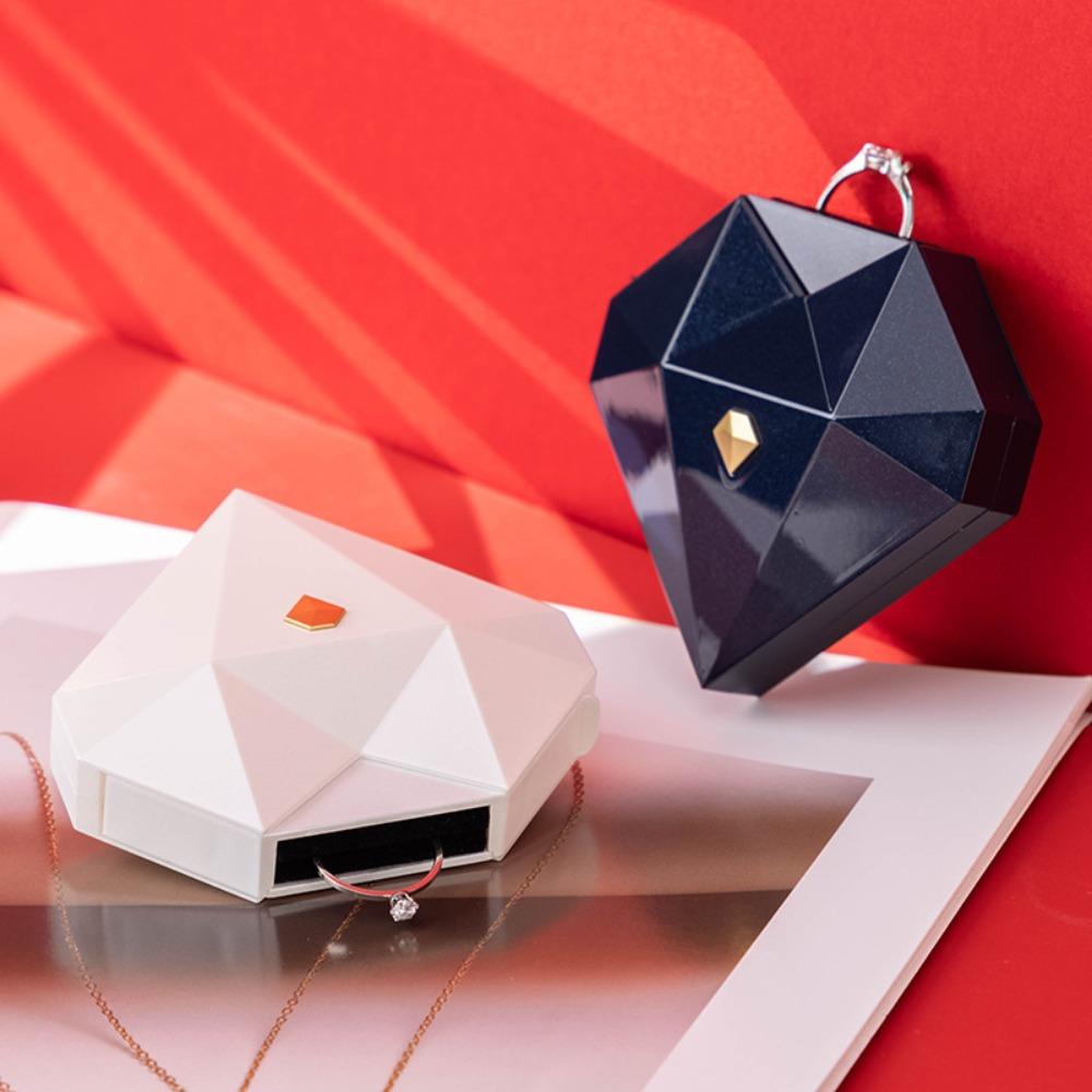 Пылезащитная шкатулка для кольца в форме сердца, элегантная автоматическая выдвижная шкатулка для украшений, шкатулка для кольца в форме сердца на День святого Валентина