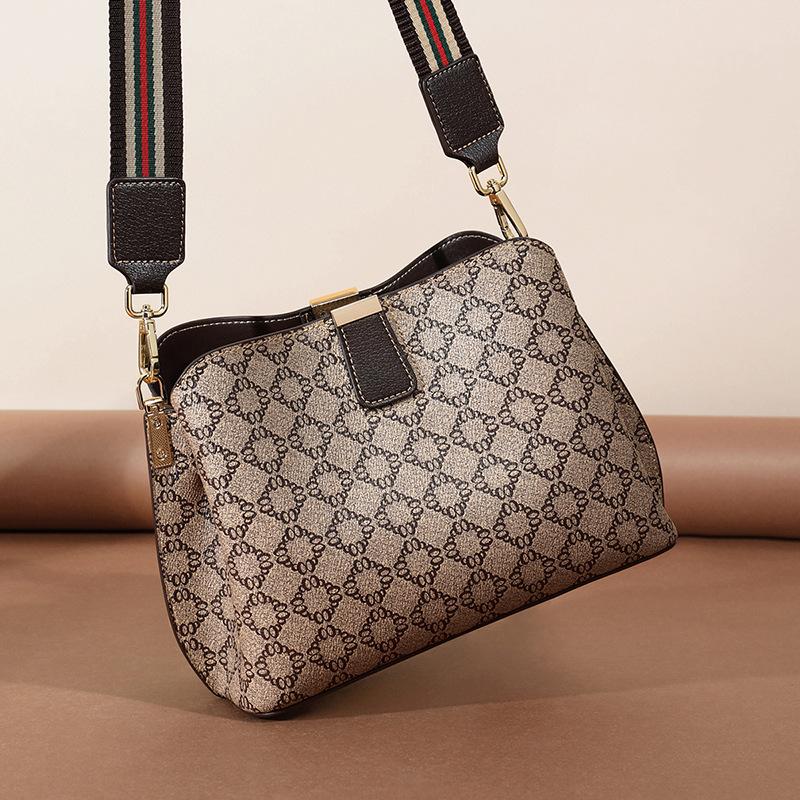 Сумка-ведро Женская Нишевый Дизайнер Трендовая Повседневная Мода Широкий Ремень Сумка-мессенджер Универсальная Большая Вместимость Наплечная Сумка Багаж