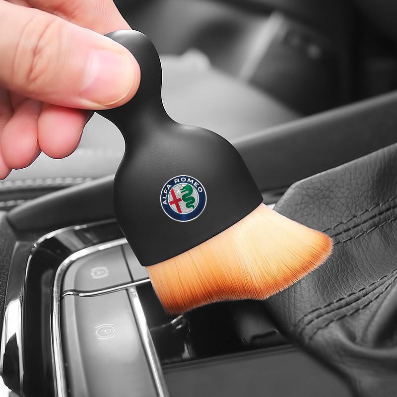 VLFHQ1 Car Interior Cleaning Soft Brush Tool Dust Remover For Alfa Romeo Giulietta Giulia GT 159 147 156 Mito Brera F1 Stelvio Tonale