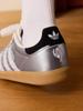 Универсальные кроссовки Adidas SAMBA JP с яркой вставкой для тренировок - Adidas Tricolor HP7105