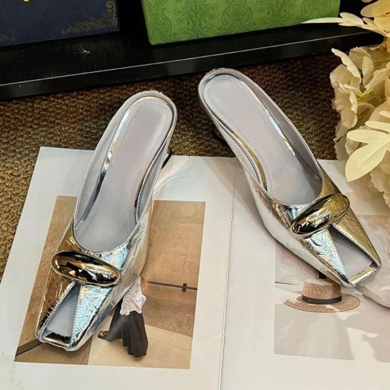 Модные ретро полушлепанцы Баотоу женские летние с квадратным носком с мелким вырезом с металлической пряжкой универсальные сексуальные босоножки на танкетке