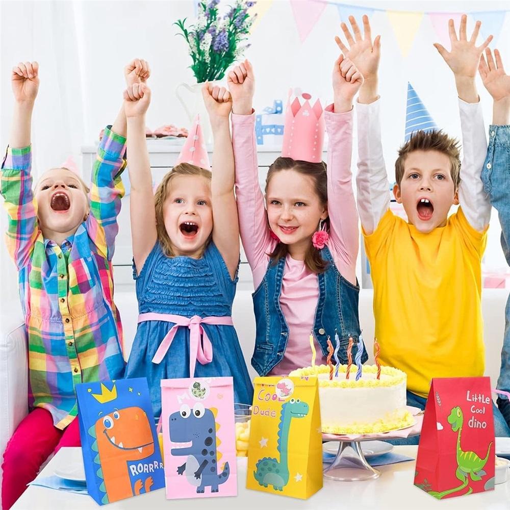 Подарочные пакеты, 24 упаковки бумажных пакетов с динозаврами, бумажные пакеты для вечеринок с милыми наклейками для детских вечеринок, праздников, дня рождения ребенка
