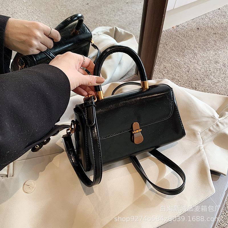 This Year's Popular Fashion Portable Small Bag Women's Bag 2025 New Trendy Temperament Versatile Single Shoulder Messenger Small Square Bag