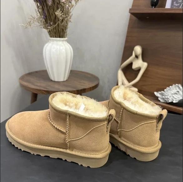 Fashion Sheepskin and Wool Integrated Classic Style, High-end Logo Free Snow Boots, Winter Simple EVA Anti Slip Outsole, Warm Snow Boots